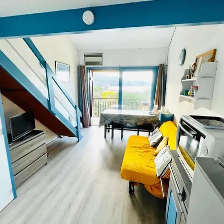 Beautiful At 100m From The Apartmán *